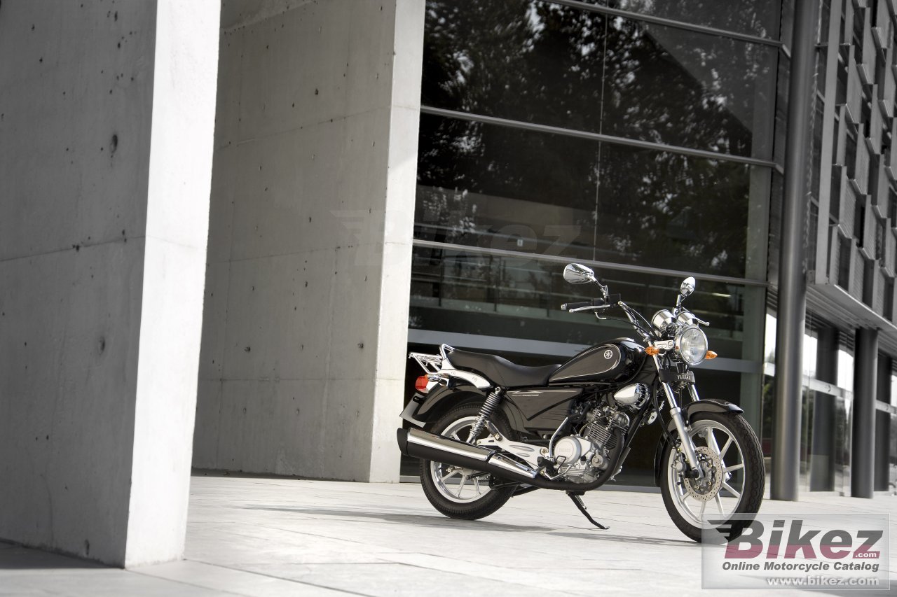 Big Yamaha ybr125 custom picture and wallpaper from Bikez.com